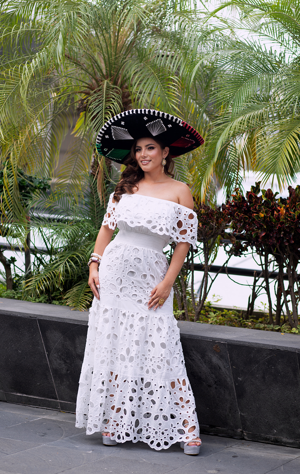 Maxi vestido diseño offshoulder calado