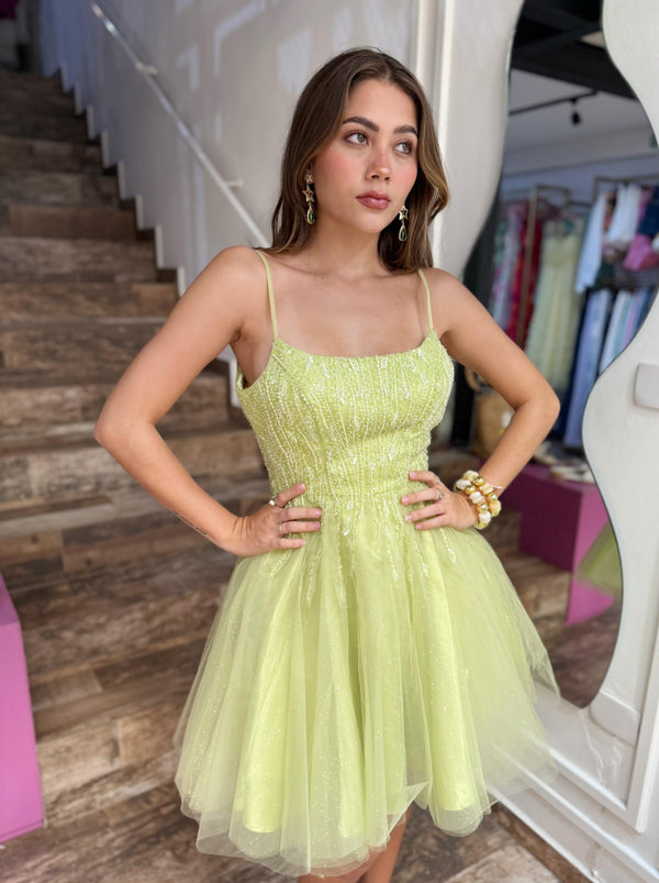 Vestido corto de tul con brillos bordado
