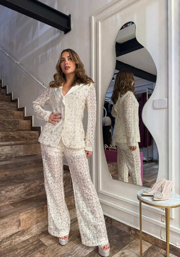 CONJUNTO SACO Y PANTALON  DE ENCAJE BORDADO /BEIGE
